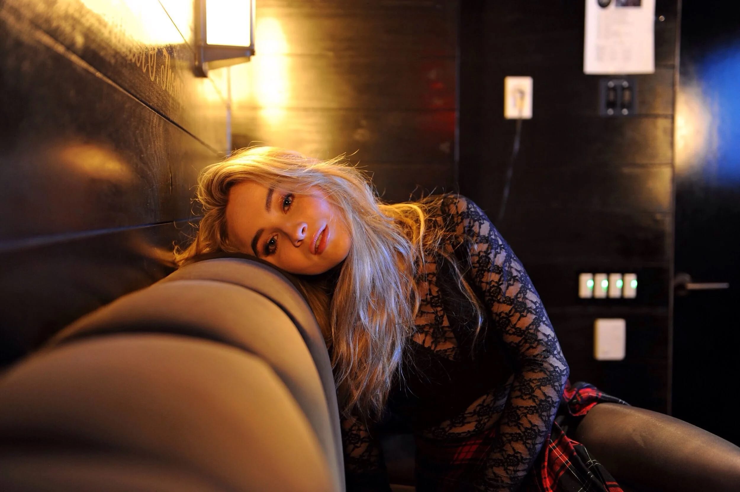 sabrinacarpenter-daily_28229.jpg.1e5bf5f63466520766c46a775c7d54b6