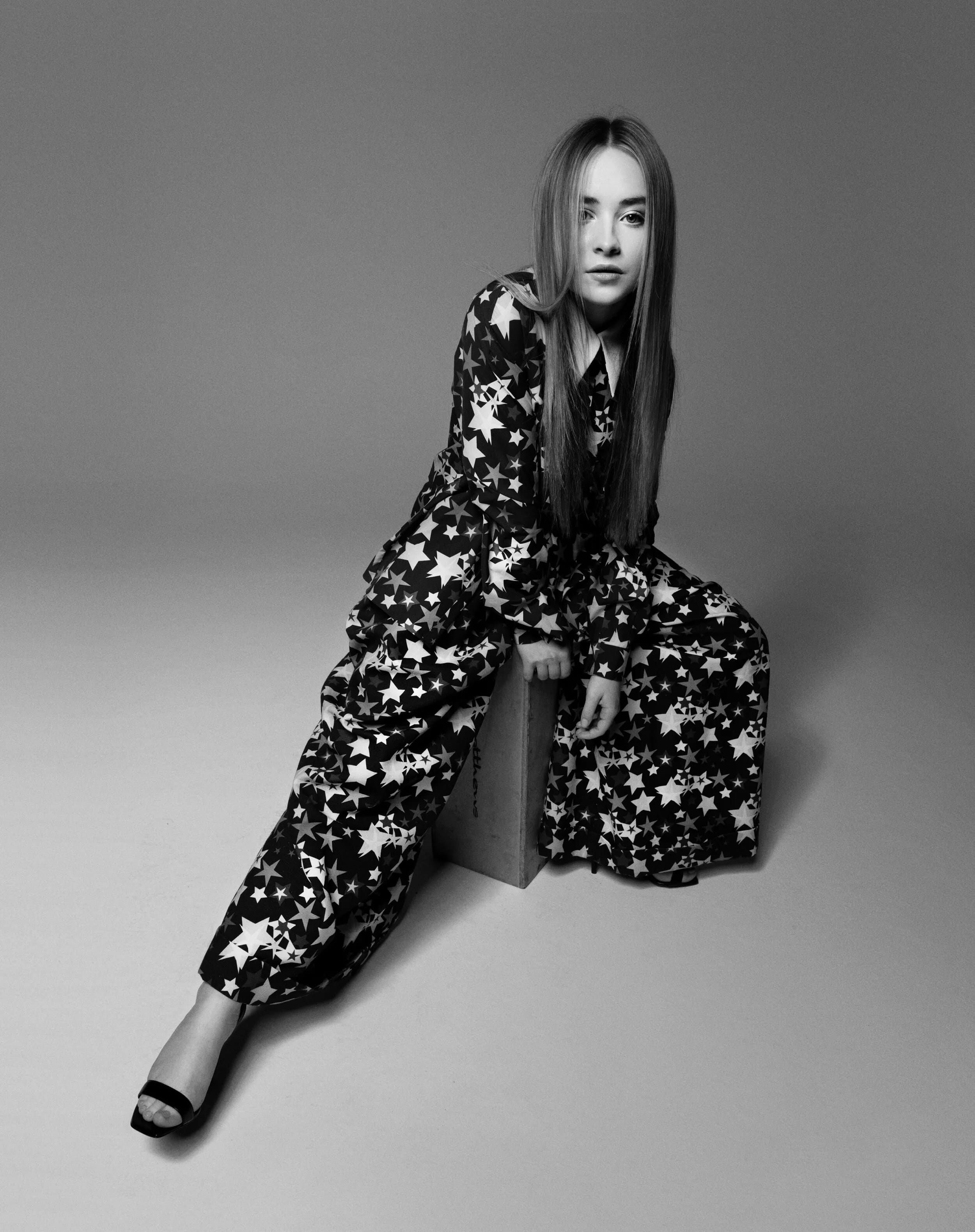 sabrinacarpenter-daily_28229.jpg.65ea80add33ca4161eb163b3d90af24d