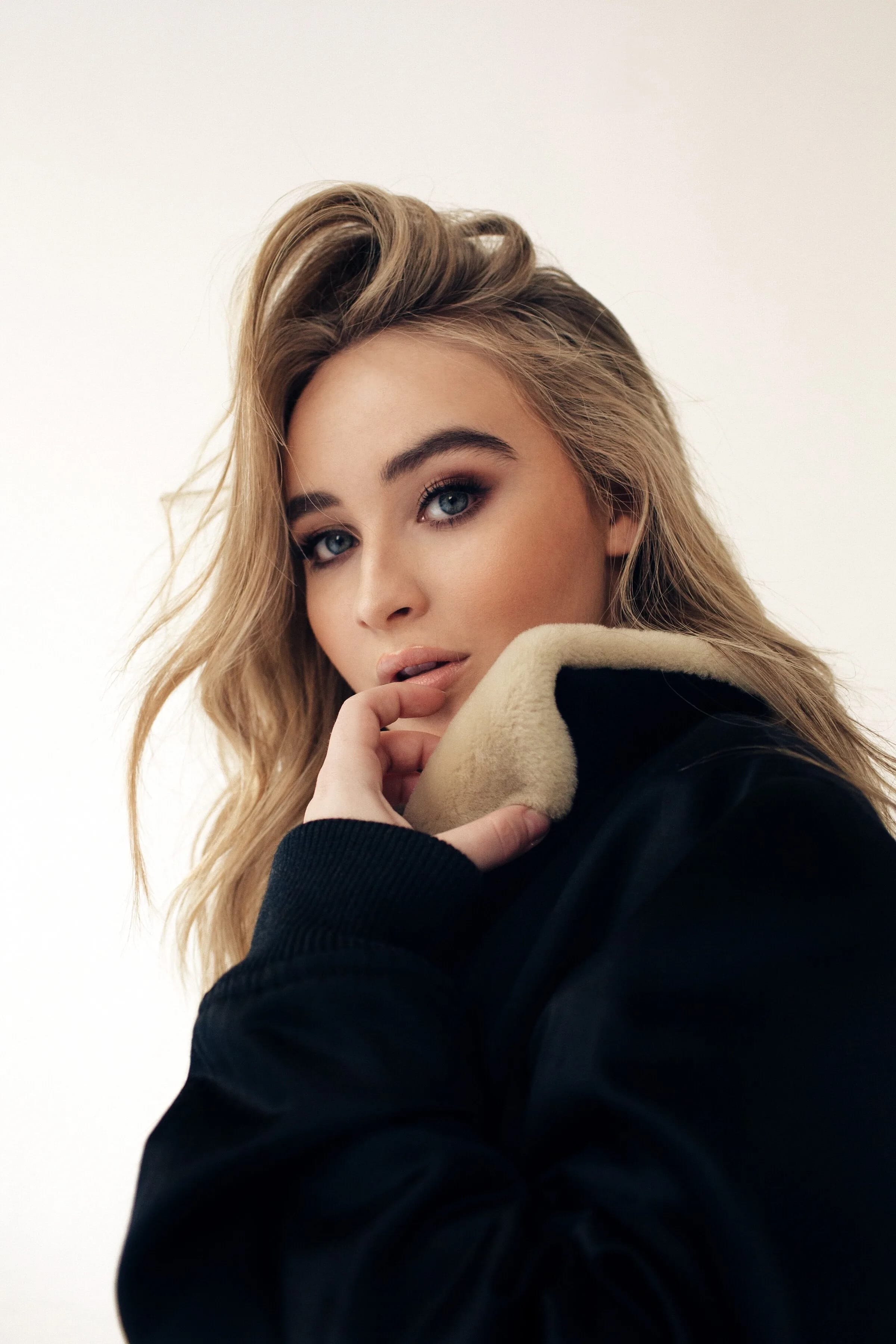 sabrinacarpenter-daily_28529.jpg.abf9788c6fe749b6f19b696603e88072