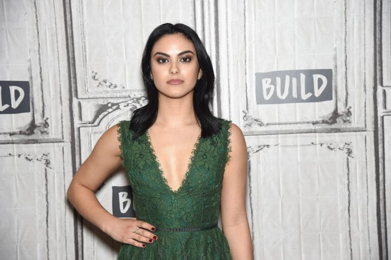 Camila Mendes-105919