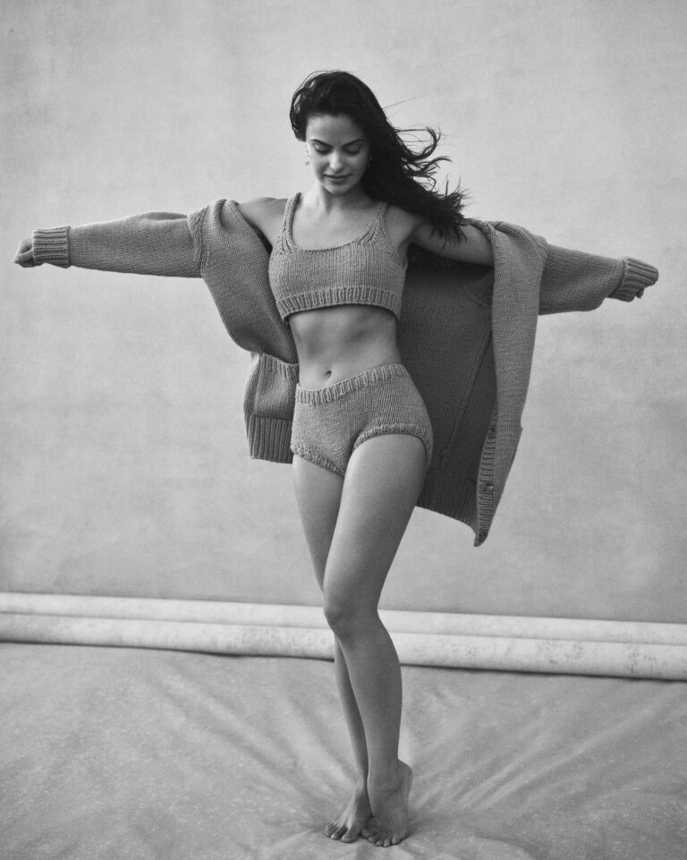 Camila Mendes-105866
