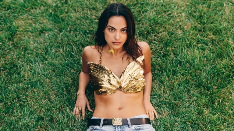 Camila Mendes-105893