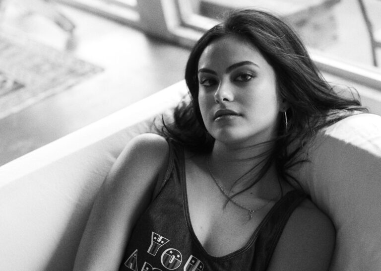 Camila Mendes-105896