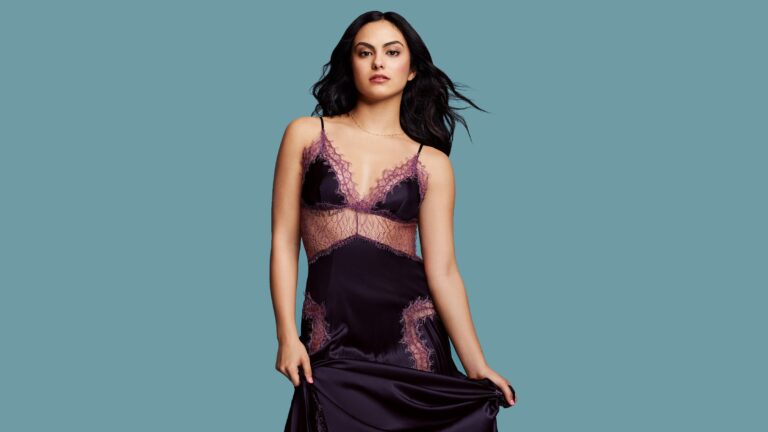 Camila Mendes-105900