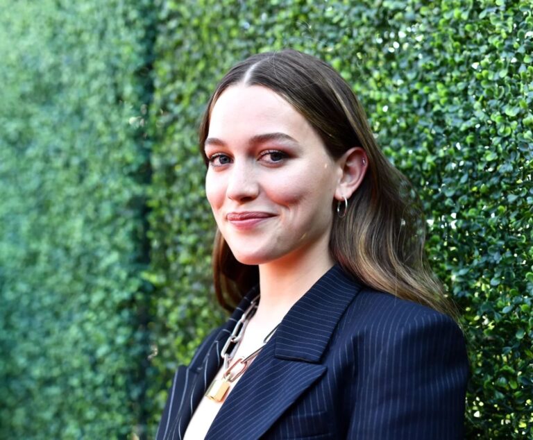 Victoria Pedretti-106080