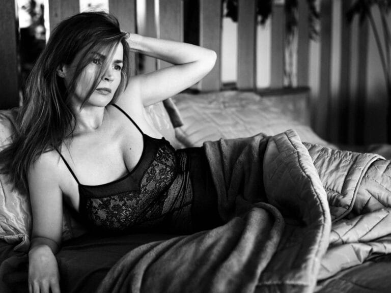 Julia Ormond-106844