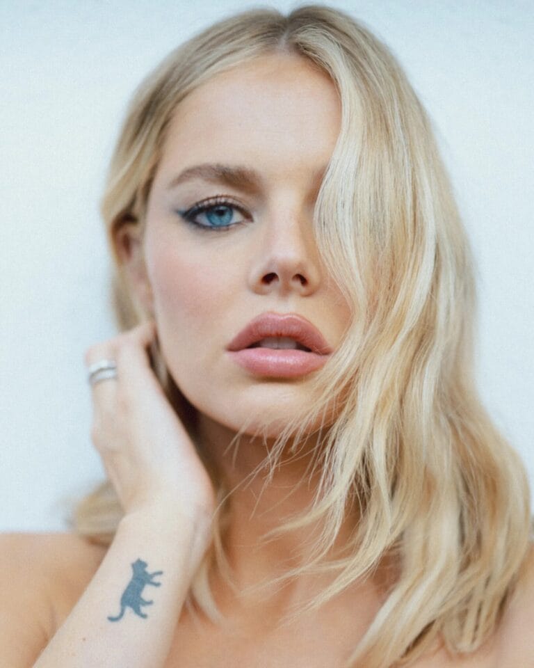 Samara Weaving-108070