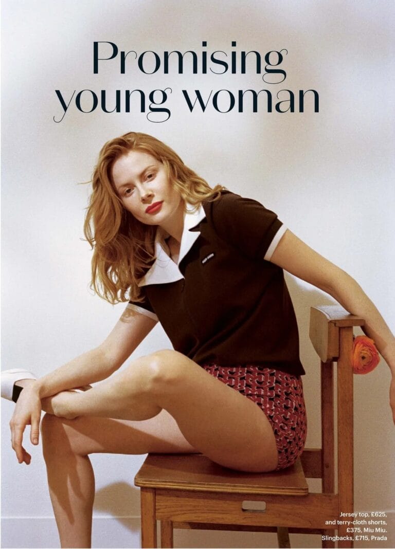 Emily Beecham con 36-37 años