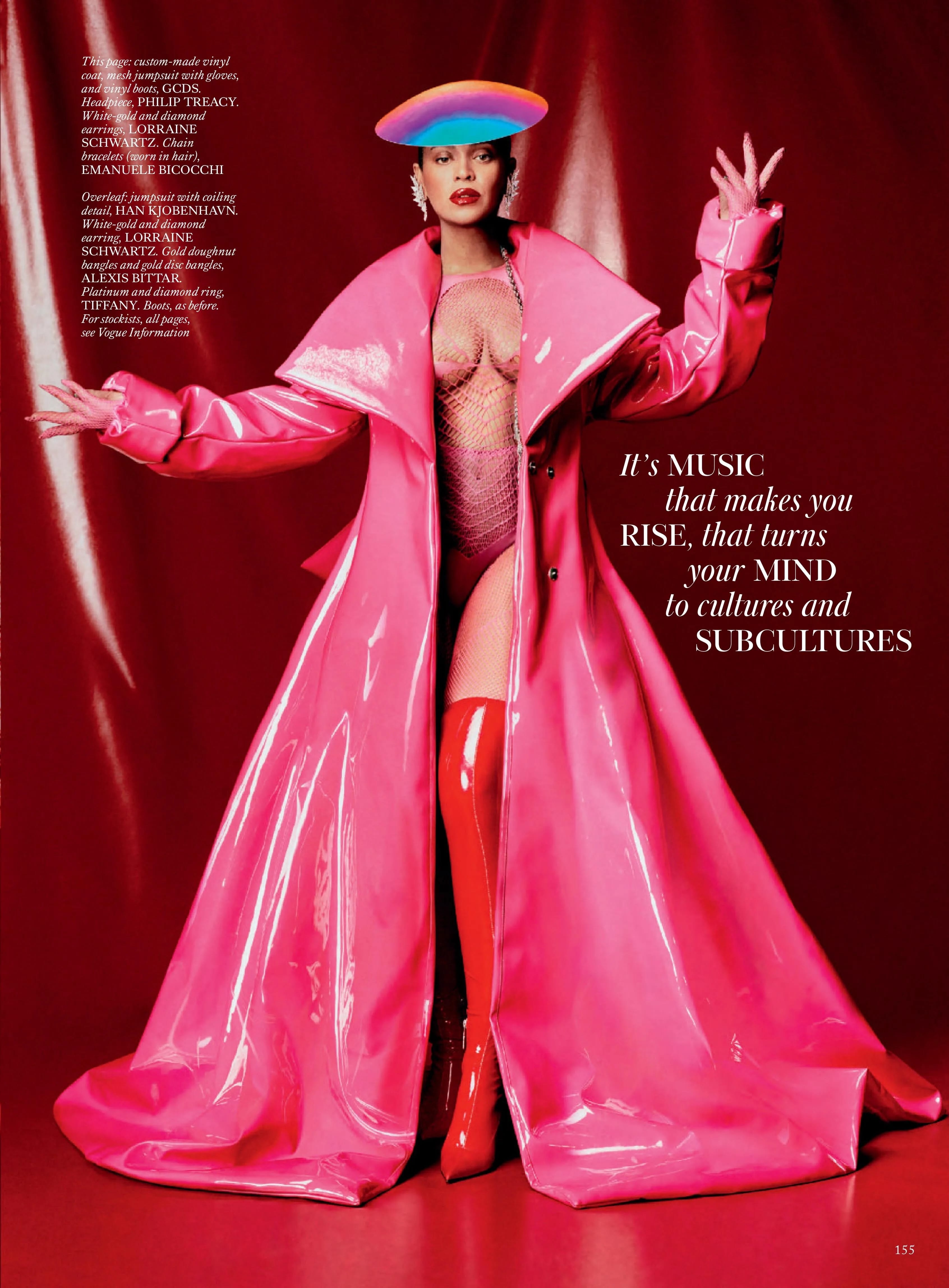 2064006807_VogueUK07.2022-page-013.jpg.0e94e183619f3ddef539d6ecbc41380e