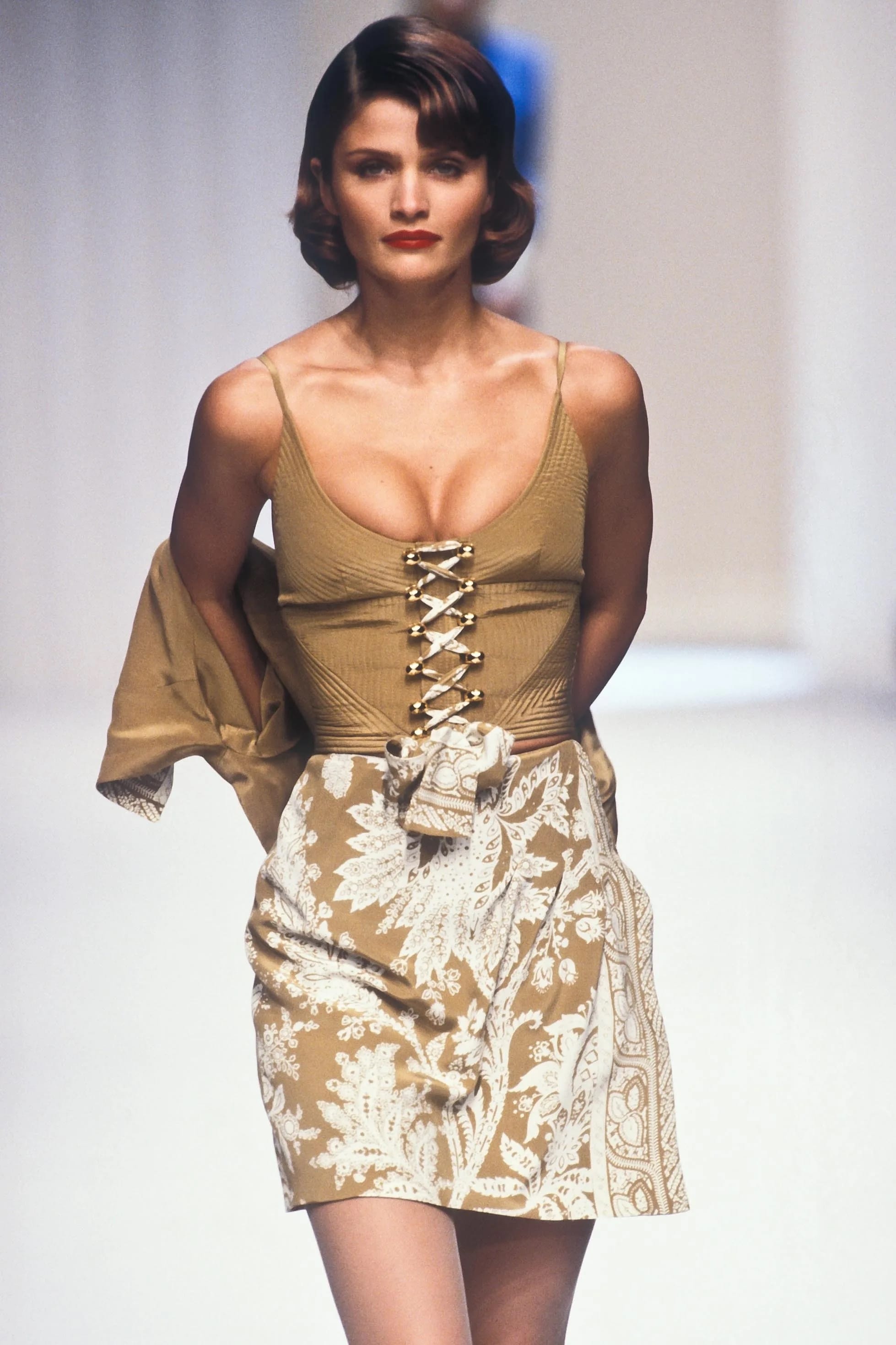 3_valentino-ss-1995-4_html.JPEG.299e374f44c970e5916f0078566e556f