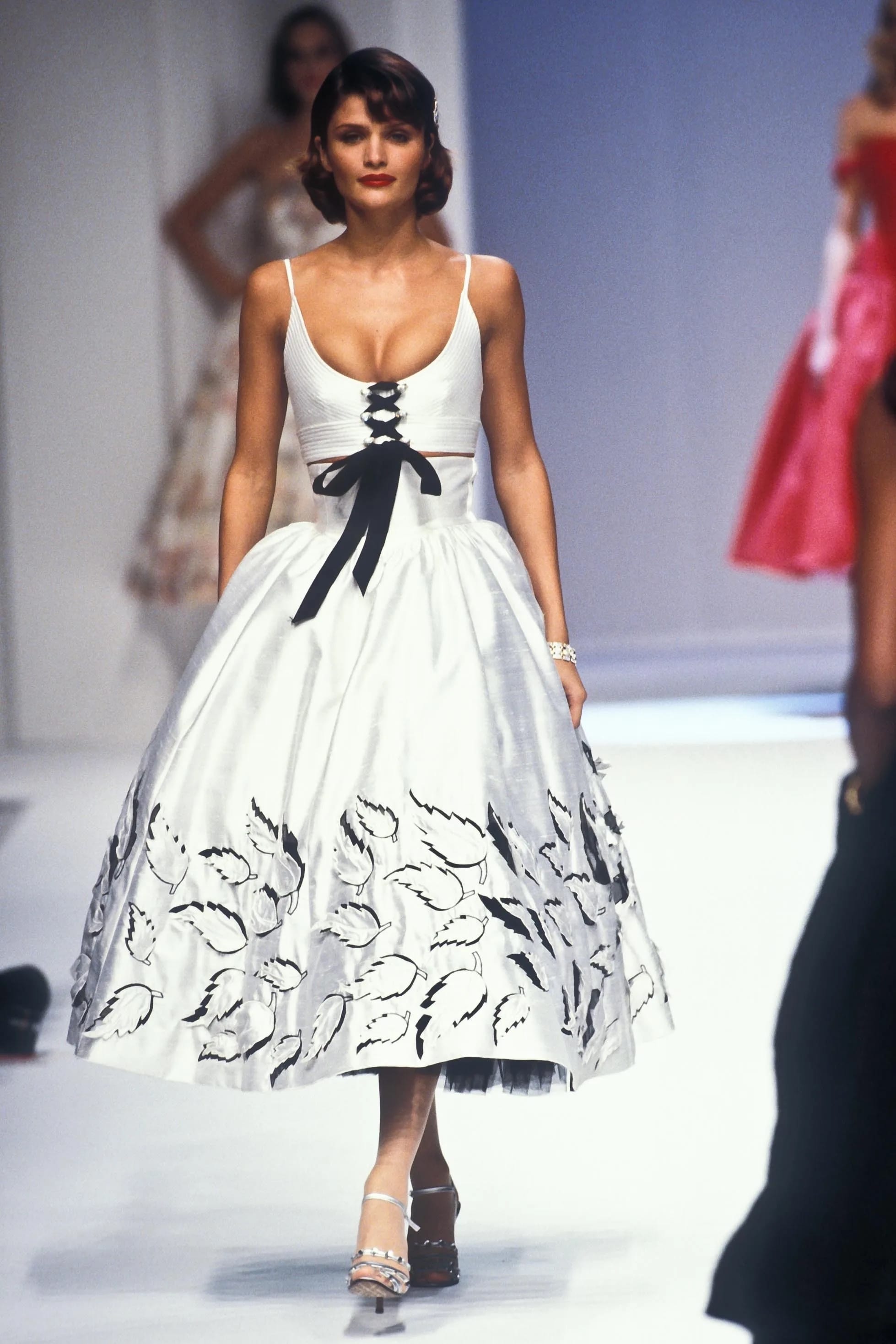 6_valentino-ss-1995-7_html.JPEG.1056b3a00711e014ebe317940d09d8c1