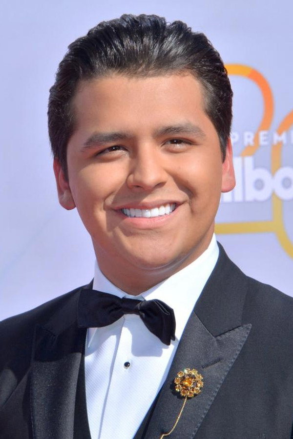 Christian Nodal, cantante