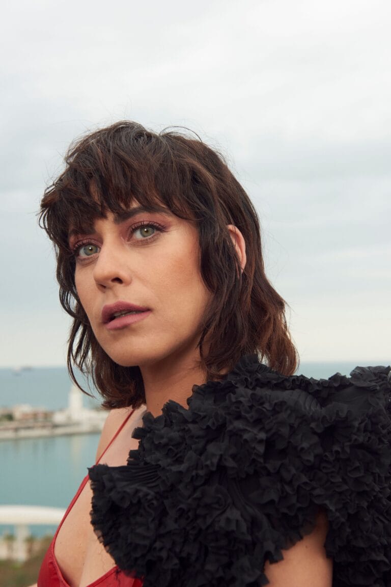 María León con 37-38 años