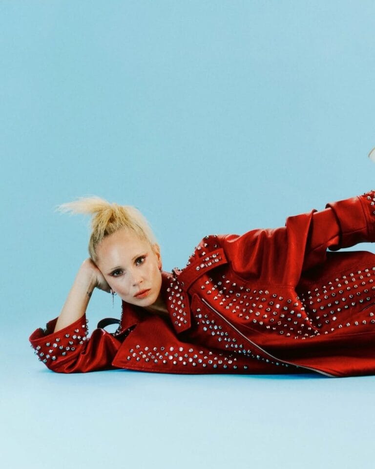Juno Temple con 34-35 años