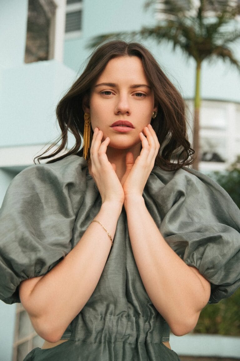 Lily Sullivan-114204