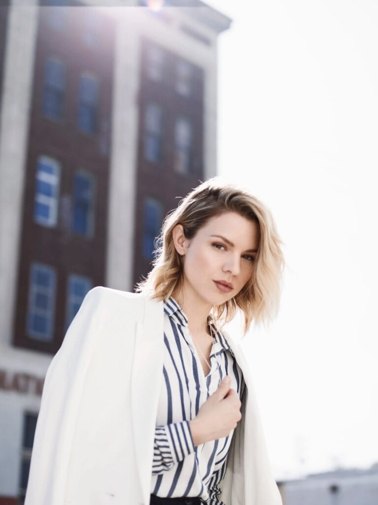 Ali Liebert-115214