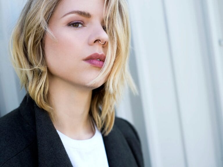 Ali Liebert-115216