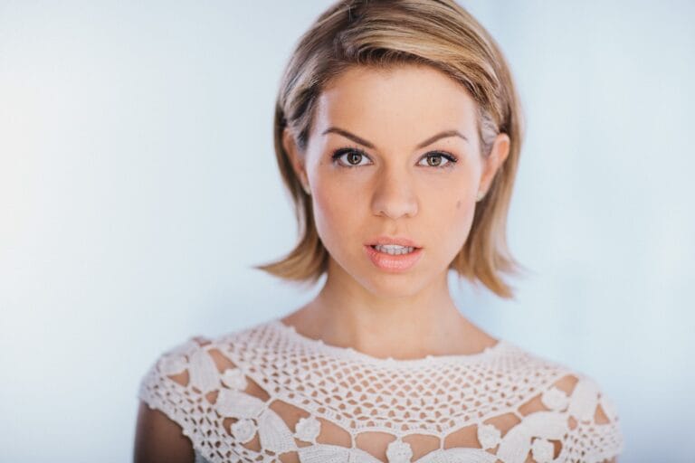 Ali Liebert-115222