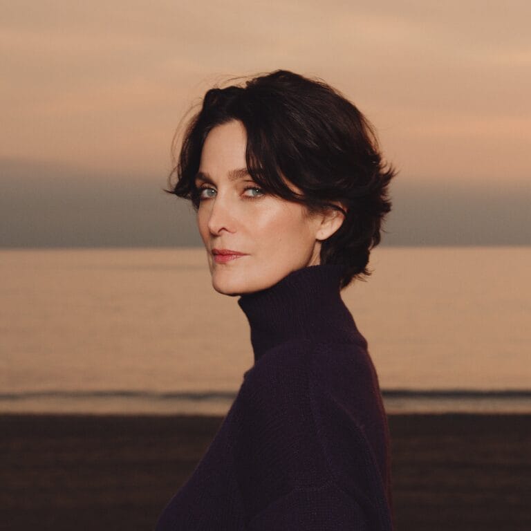 Carrie-Anne Moss-115529
