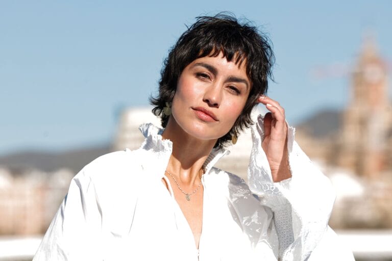Megan Montaner con 38-39 años