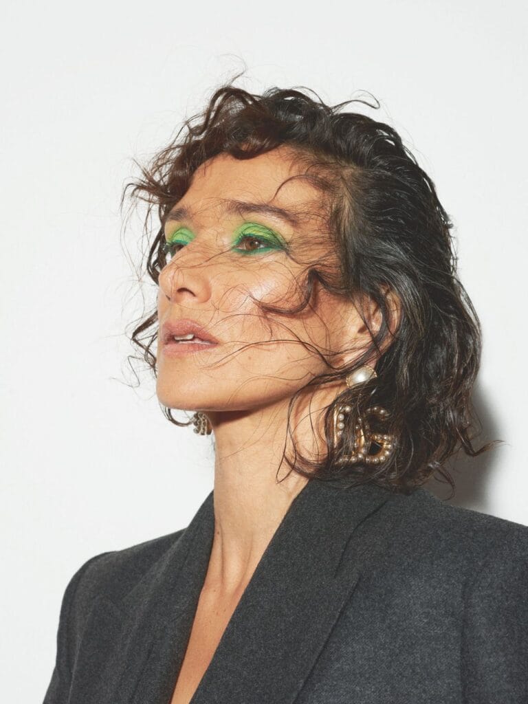 Indira Varma: Wears a black blazer with an elegant cut that flatters her figure, while a…