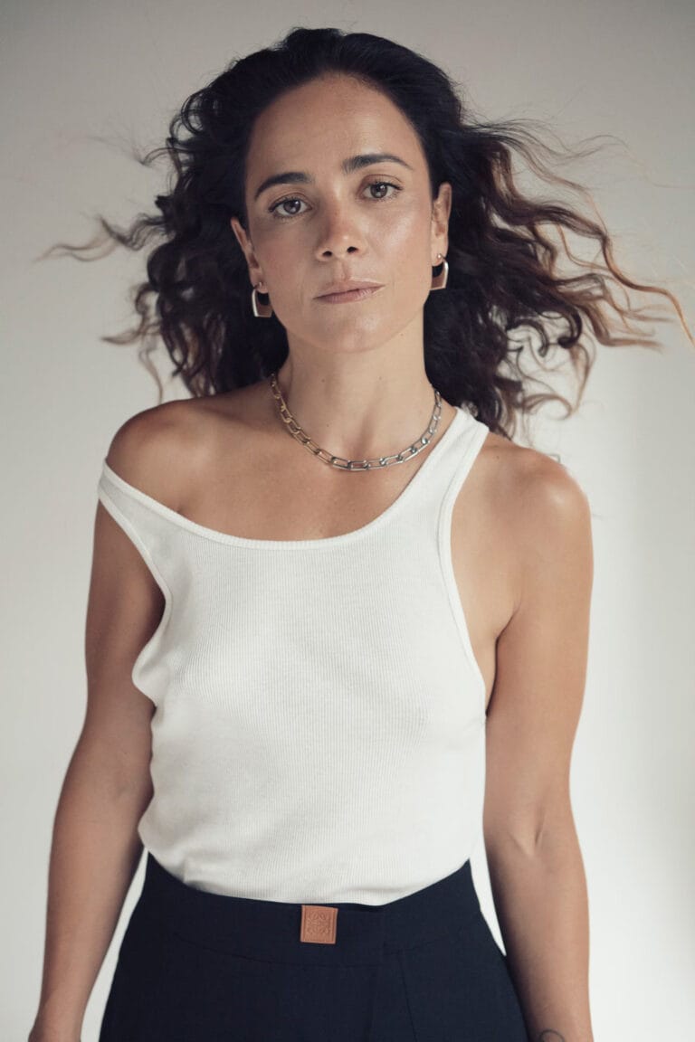 Photo of Alice Braga