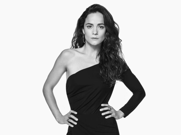 Photo of Alice Braga