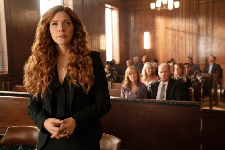 Rachelle Lefevre: Luce un traje sutilmente elegante en tonos oscuros, con una blusa negra debajo que…