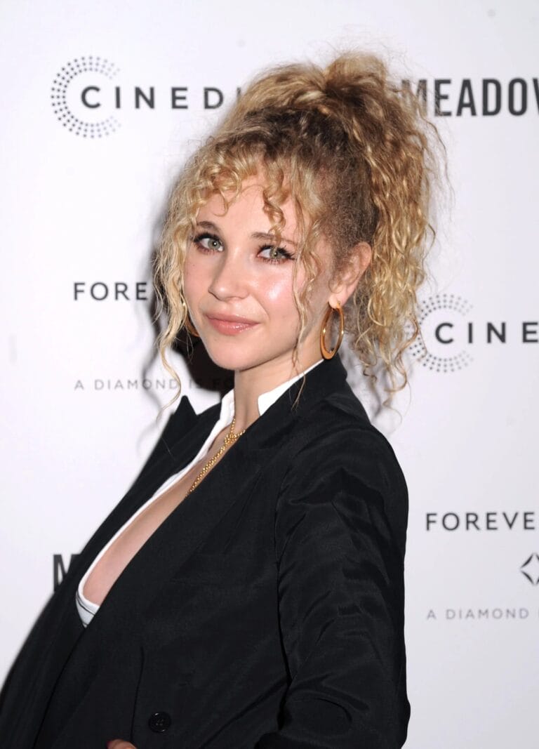 Juno Temple con 25-26 años