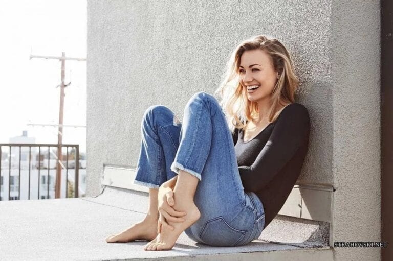 Yvonne Strahovski-112514